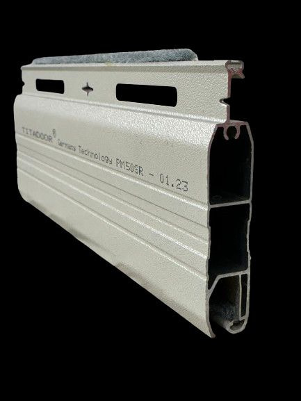 cửa cuốn khe thoáng titadoor pm50sr bền đẹp an toàn giá tốt